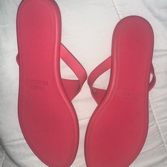 Versace Fuchsia Sandals with Gold Emblem - Picture 4 of 4